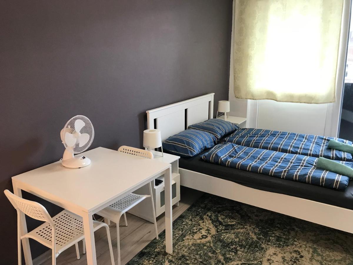 Roland Apartment Westnd Будапеща Екстериор снимка